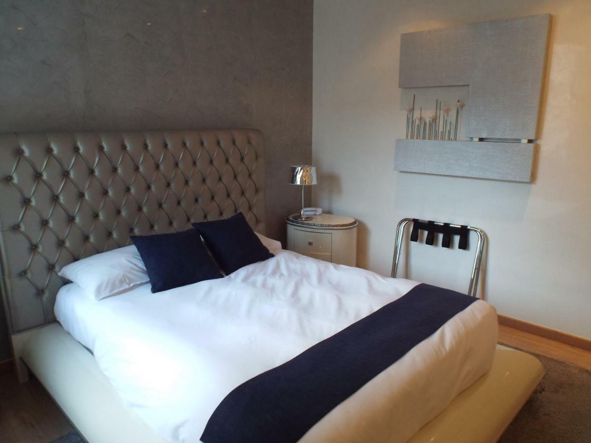 Logis Hotel Saint Martin Orleans Bagian luar foto